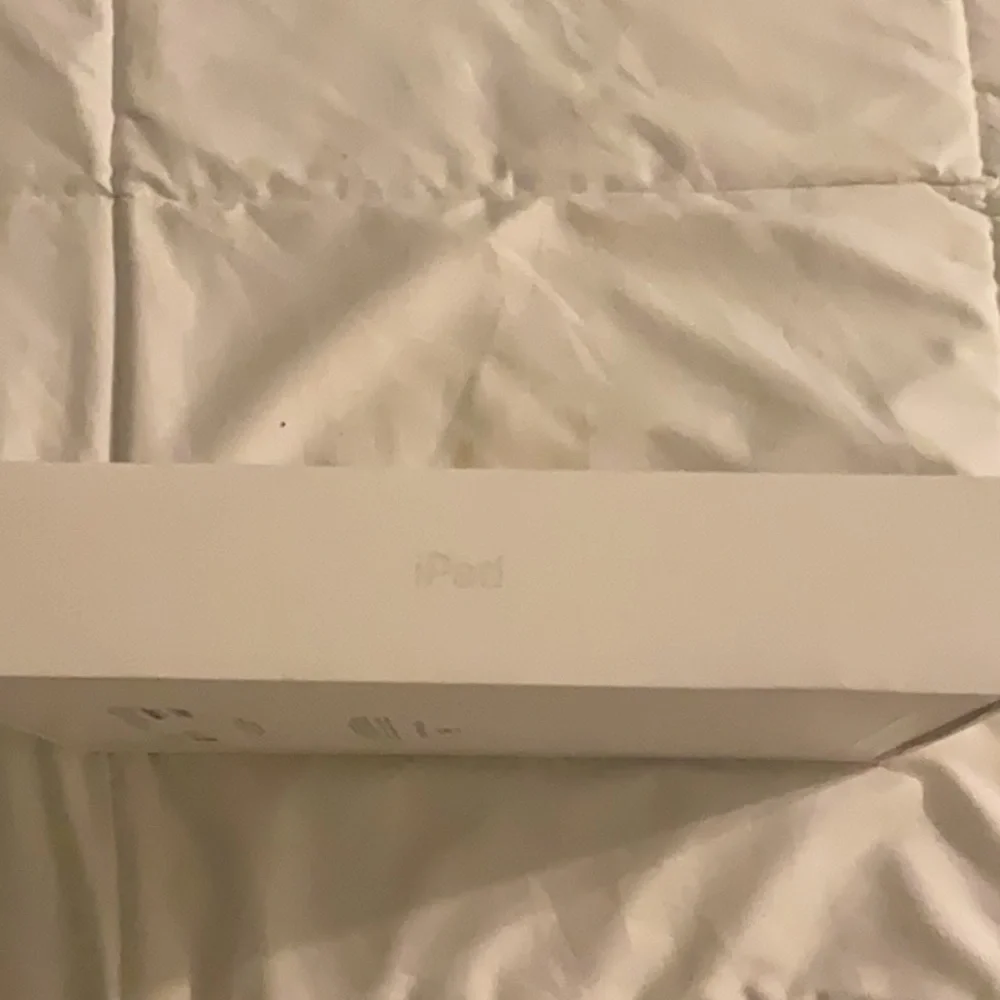 EMPTY iPad 10th generation box